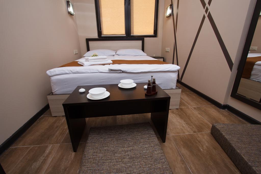 Wow Guest House In Apartment 141 Erevan Exterior foto